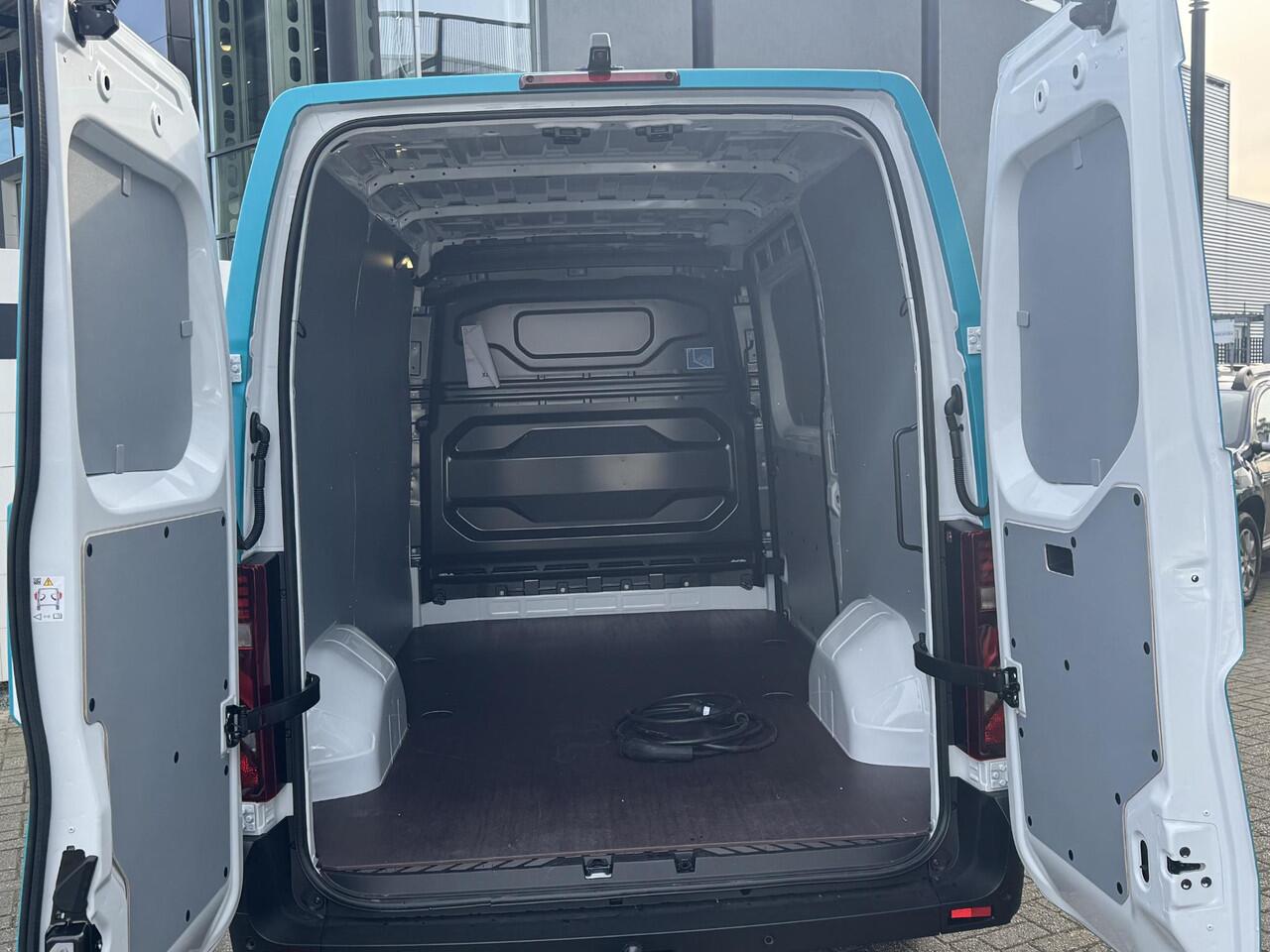 Renault MASTER E-Tech T35 L2H2 Extra long range 87 kWh | Trekhaak | Van of the year 2025!