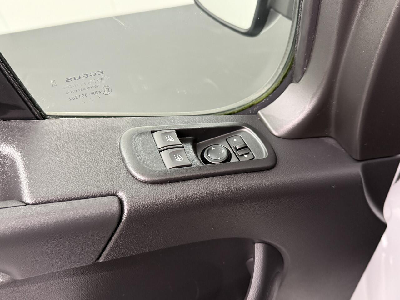 Renault MASTER 2.3DCi 135PK L3H2 Maxi | Navigatie | Airco | Cruise | 3-Persoons | Betimmering