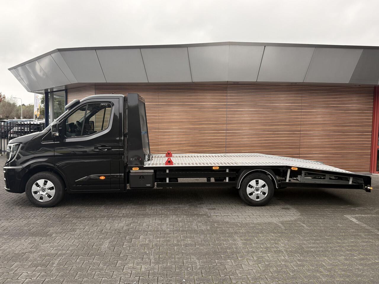 Renault MASTER T35 2.0 dCi 170pk L3 Extra Unieke uitvoering / Oprijwagen Katax opbouw / Alles in kleur gespoten / Carplay / Laadvermogen 1219 kg