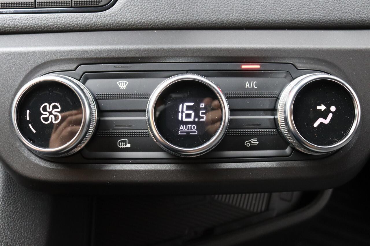 Renault MASTER 170pk T35 dCi L2H2 Extra Camera | Cruise | Navi | Parkeersens. v+a | Stoel-/voorruitverw.