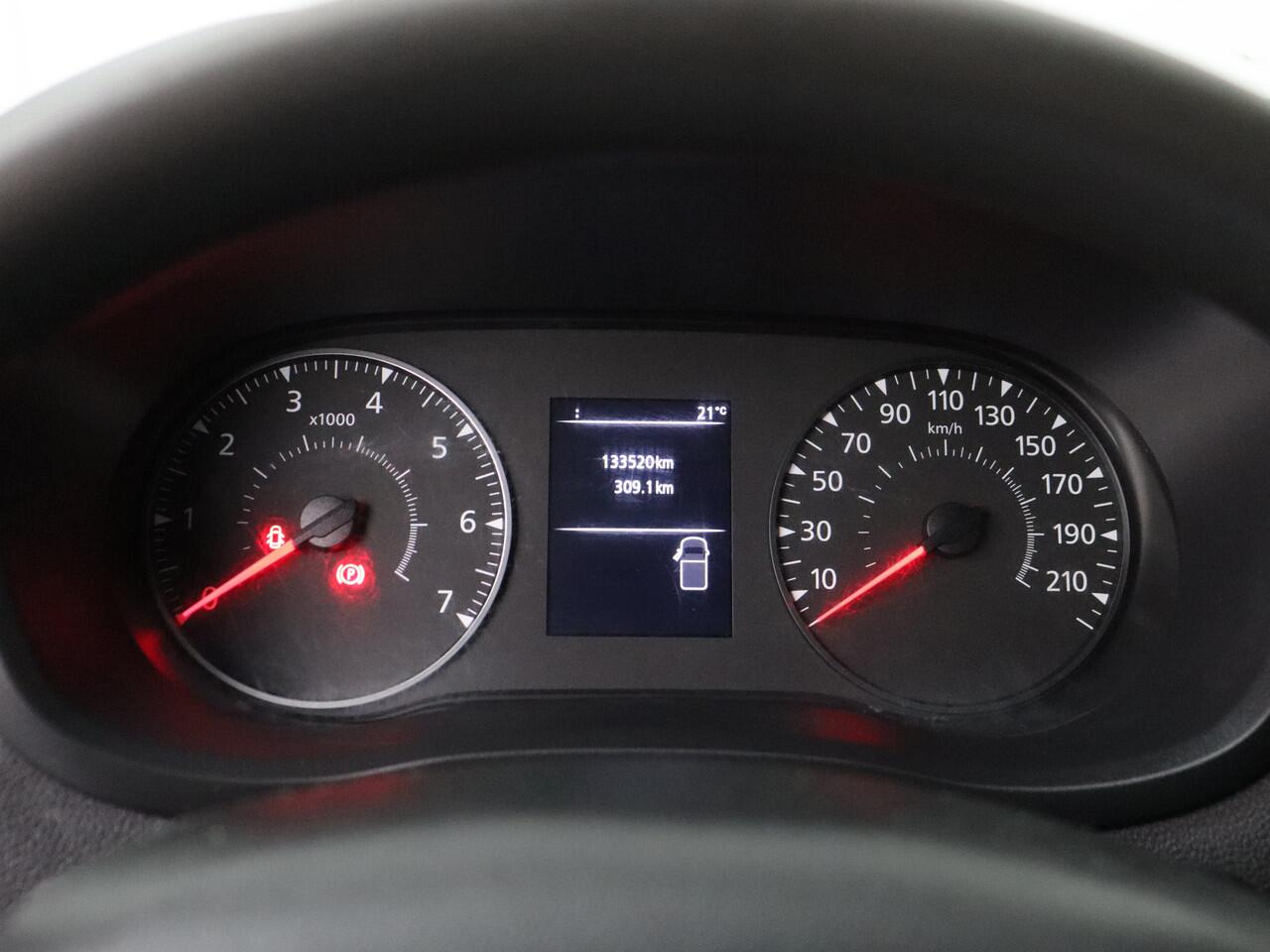 Renault MASTER 2.3DCI 136PK L3H2 | Kastinrichting | Imperiaal | Navigatie | Camera | Airco | Cruise | 3-Persoons