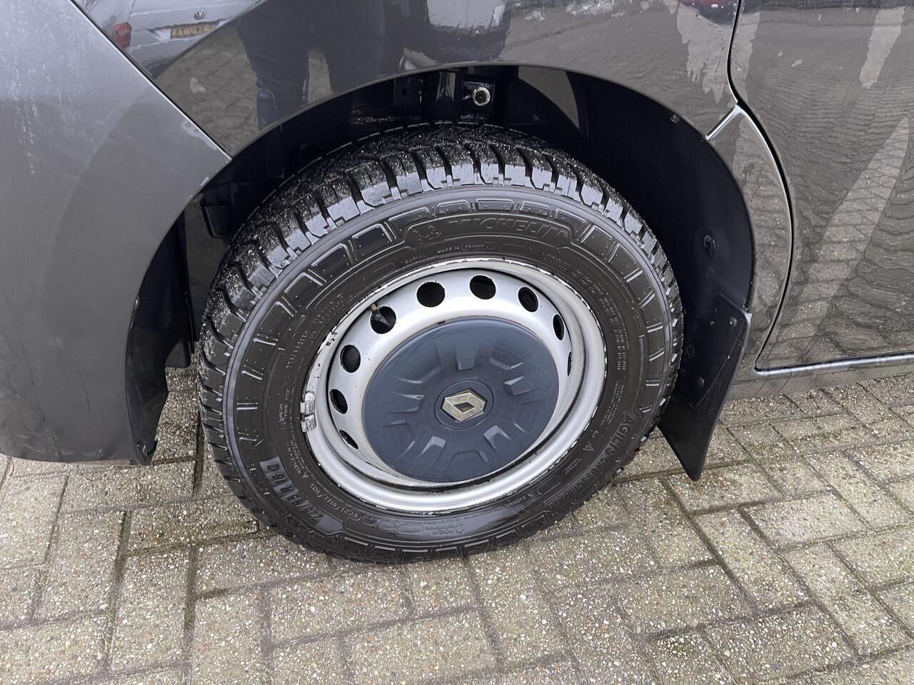 Renault MASTER T35 2.3 dCi 165pk L3 Energy EURO VI / pickup / open laadbak / plateau L 375 x B 210 / vaste prijs rijklaar ¤ 22.950 ex btw / lease vanaf ¤ 410 / airco / cruise / navigatie / opberg box