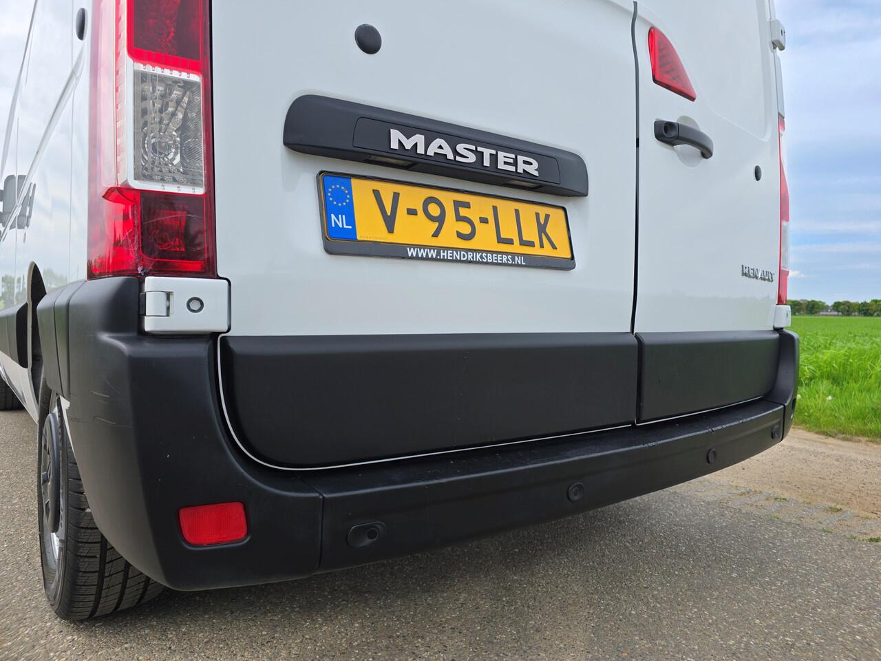 Renault MASTER T33 2.3 dCi 135 L2 H2 - 135 Pk - Euro 6 - Airco - Cruise Control