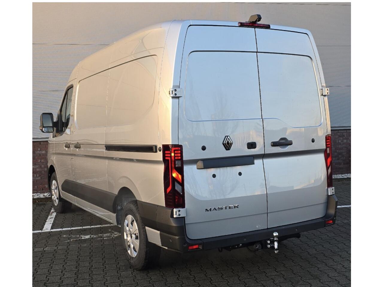 Renault MASTER T35 2.0 dCi 170 L2H2 Extra 2 keer schuifdeur / Laadruimte betimmering / Trekhaak / / All season