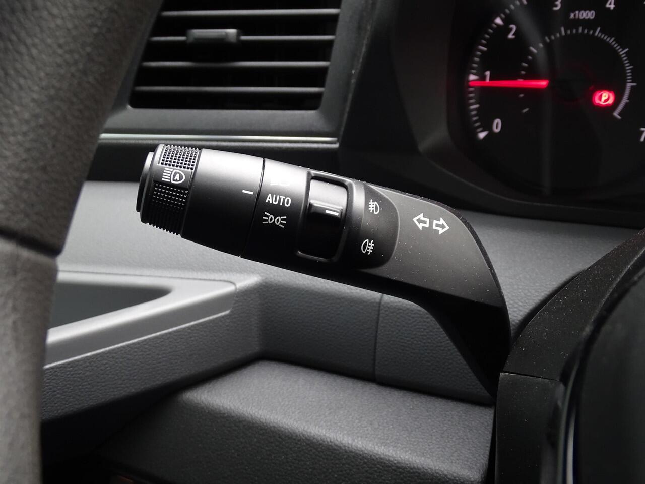 Renault MASTER T35 2.0 dCi 130 L2H2 Advance METALLIC LAK / APPLE CARPLAY & ANDROID AUTO