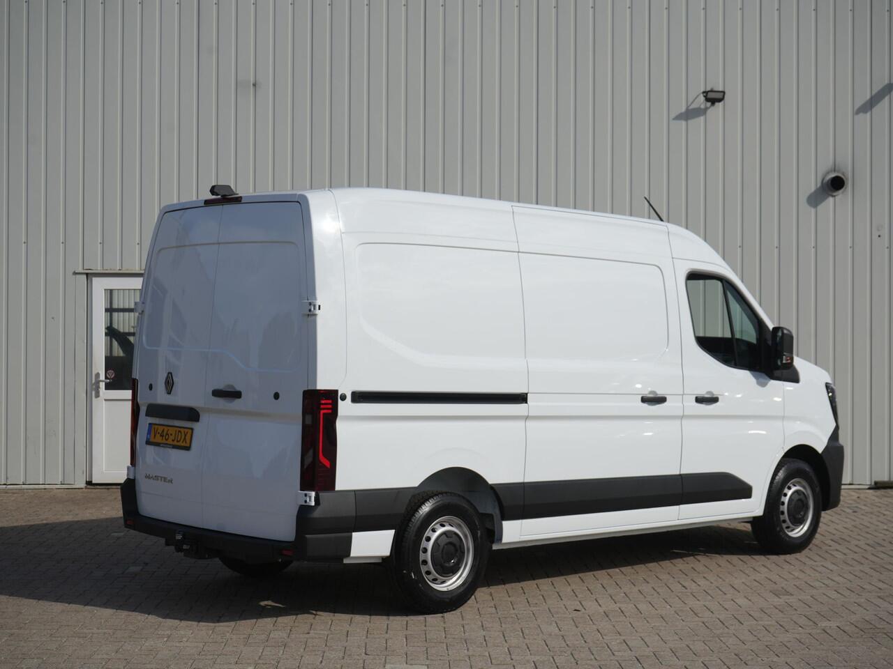 Renault MASTER T35 2.0 dCi 130 L2H2 Advance - Occasion Lease vanaf ¤579 p/m - VOORRAADVOORDEEL - All Seasonbanden - Achteruitrijcamera - Cruise Control - Apple Carplay/Android Auto