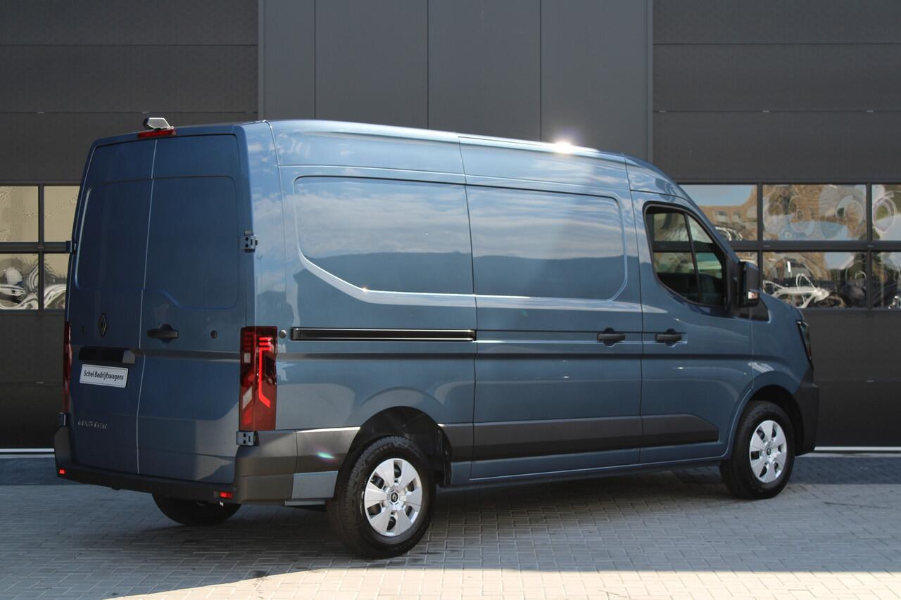 Renault MASTER T35 2.0 dCi 170pk L2H2 Extra - 2x Schuifdeur - Navigatie - Blind Spot - Camera - Stoelverwarming - Verwarmde voorruit - Rijklaar
