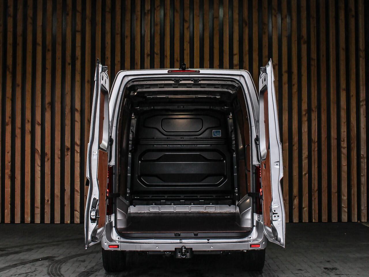 Renault MASTER T35 2.0 dCi 170PK L2H2 Extra | BPM VRIJ! | 2X SCHUIFDEUR | BLIND SPOT | CAMERA | STOELVERWARMING | TREKHAAK |