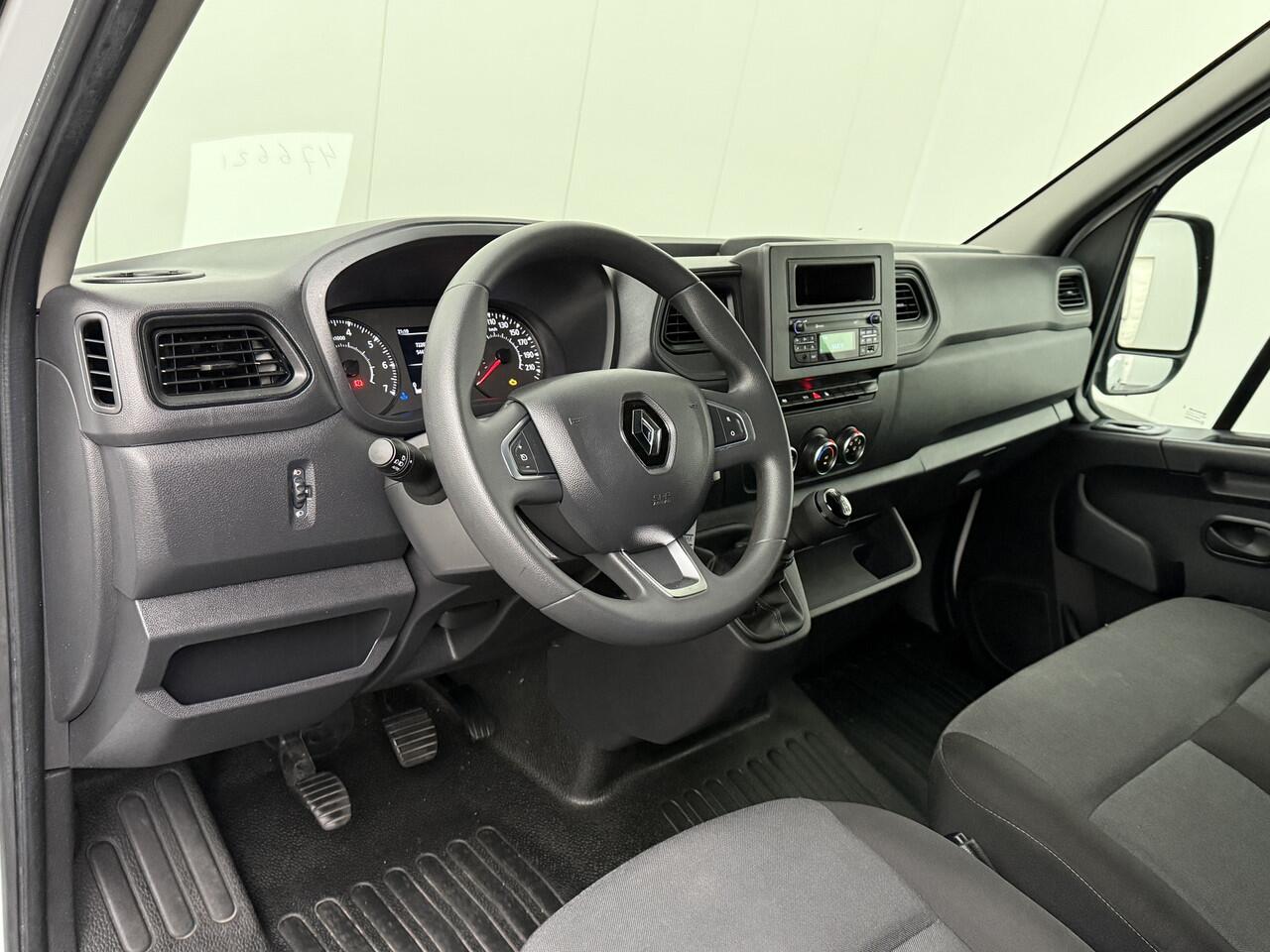 Renault MASTER 2.3DCI 135PK L3H2 Maxi | Airco | Cruise | 3-Persoons | Betimmering