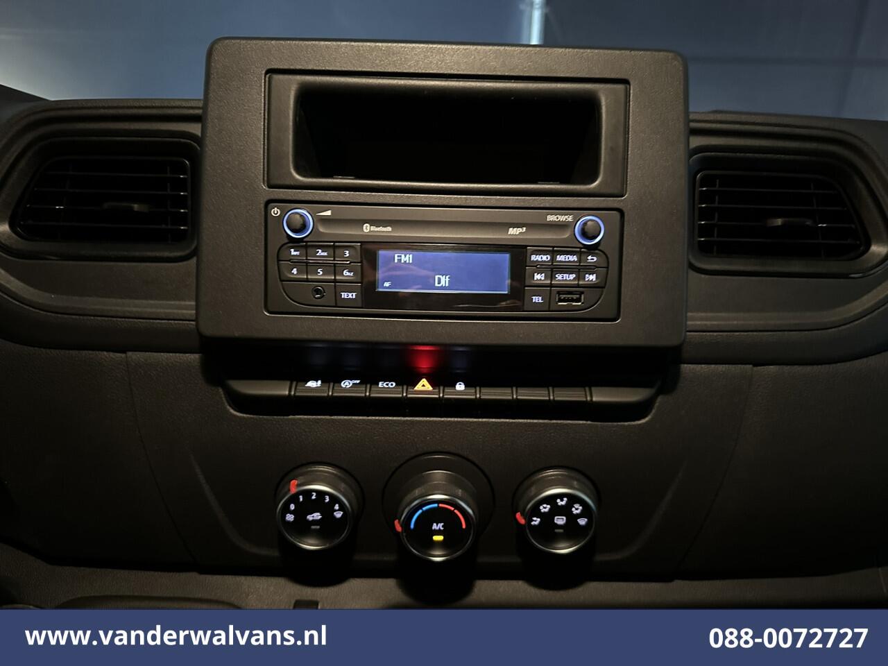 Renault MASTER 2.3 dCi 145pk Bakwagen Laadklep Euro6 Airco | LED | 990kg laadvermogen Bijrijdersbank, 20.5m3 KUUB