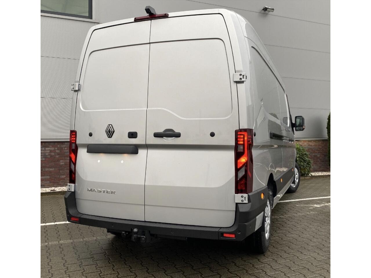 Renault MASTER T35 2.0 dCi 170 L3H2 Extra Laadruimte pakket / Trekhaak / Navigatie / All season