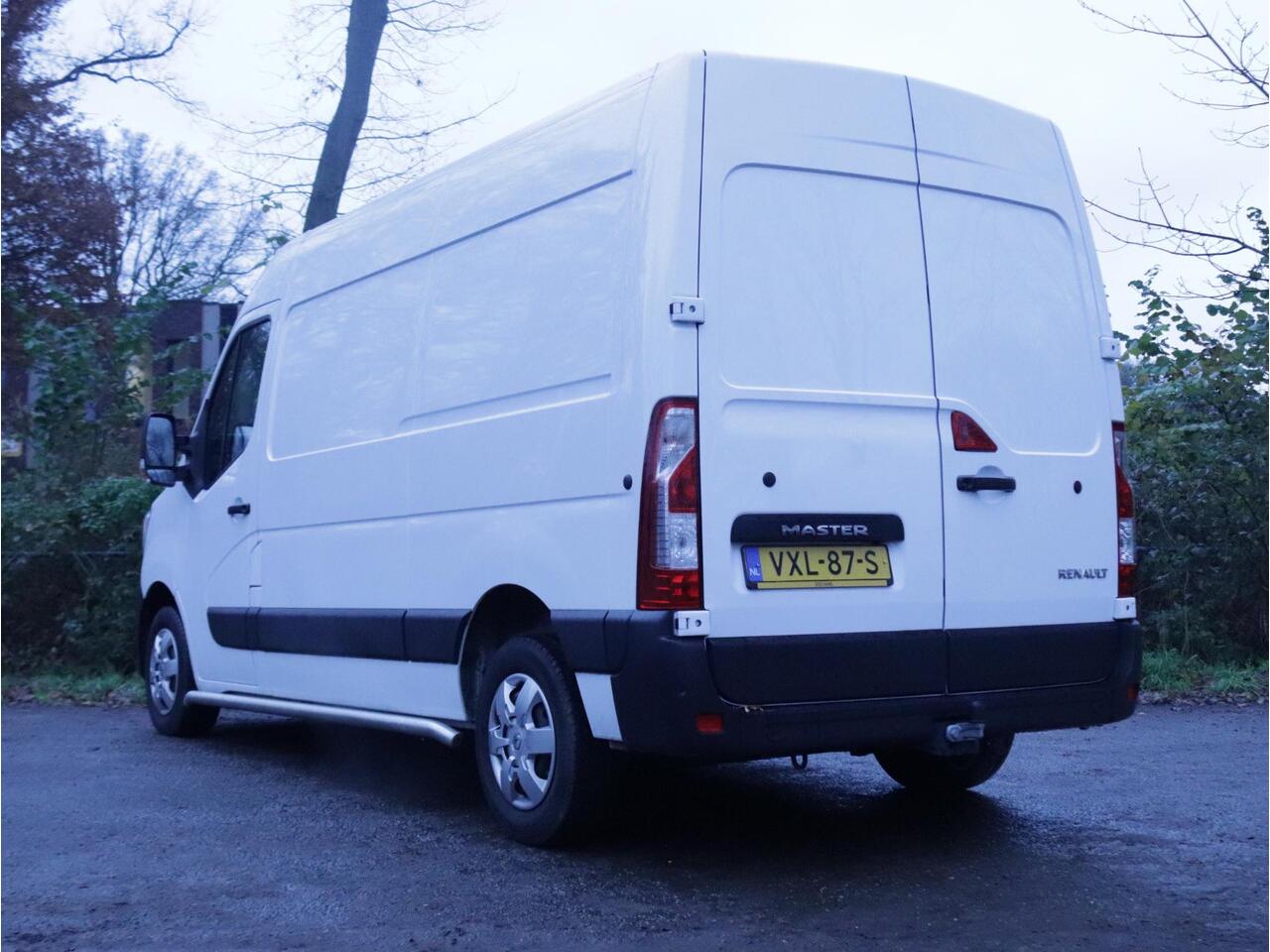 Renault MASTER 2.3 dCi 135 T35 L2H2 Work Edition | Betimmering | All-Season banden | Trekhaak