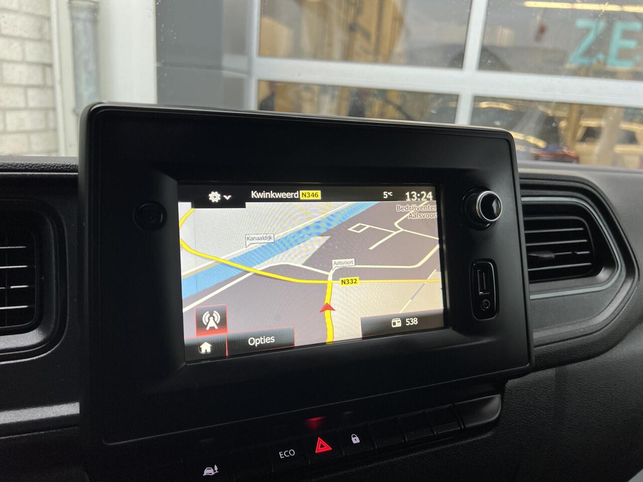 Renault MASTER T33 2.3 dCi 135 L2H2 Comfort | Trekhaak | Navigatie | DAB | Parkeersensoren |