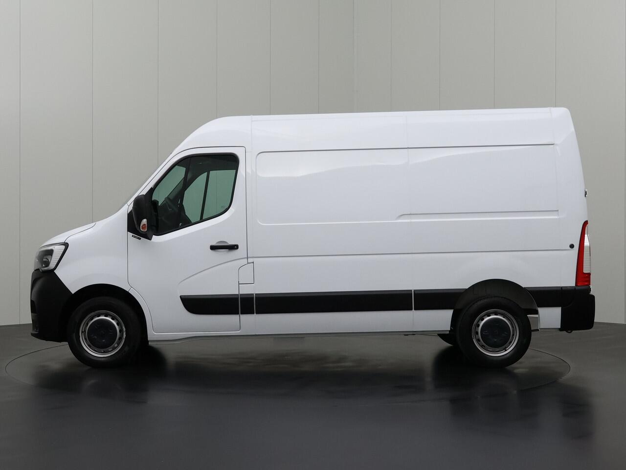 Renault MASTER 2.3DCI 135PK L3H2 | Airco | Cruise | 3-Persoons | Betimmering