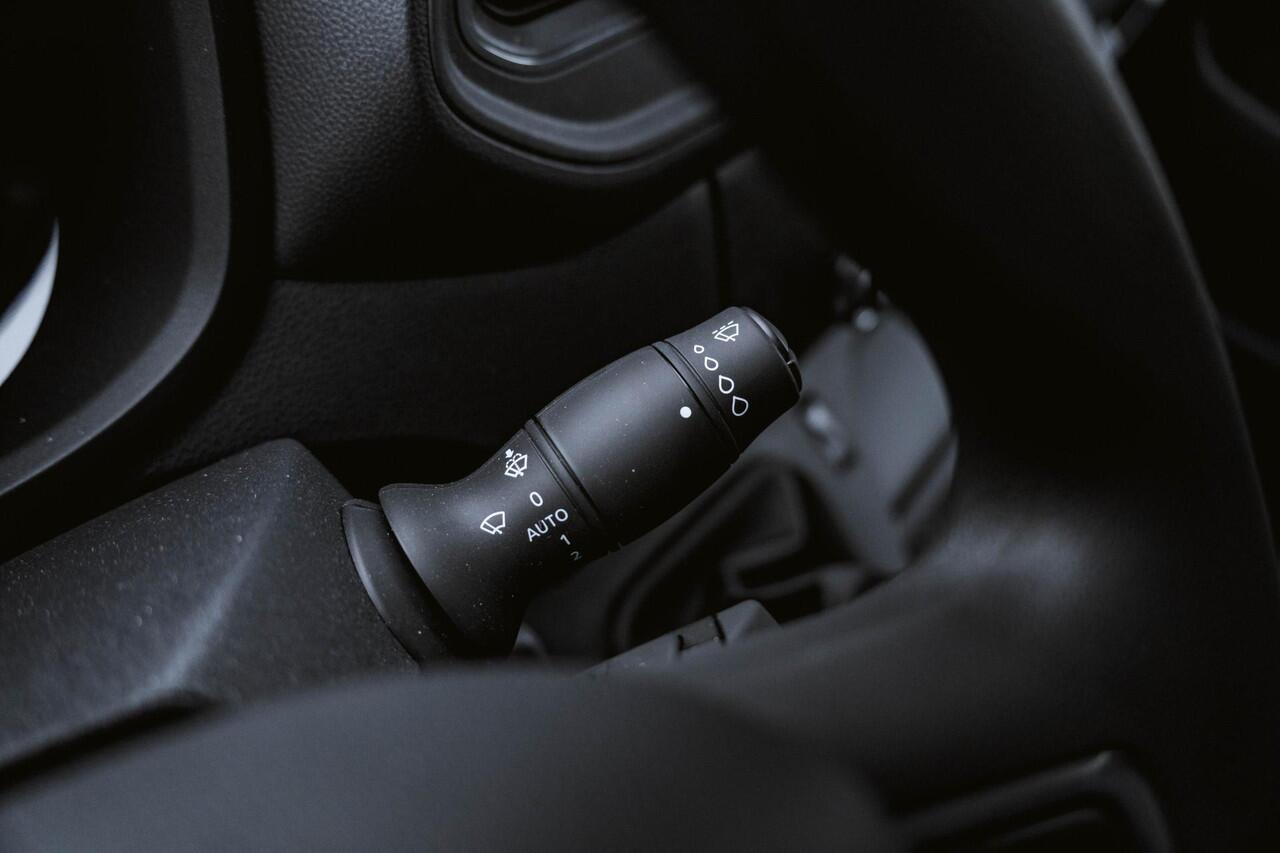 Renault MASTER 2.3 dCi 165 PK Bakwagen met Laadklep en zijdeur Airco | Cruise Control | LxBxH 420x210x232 cm | Nieuw |