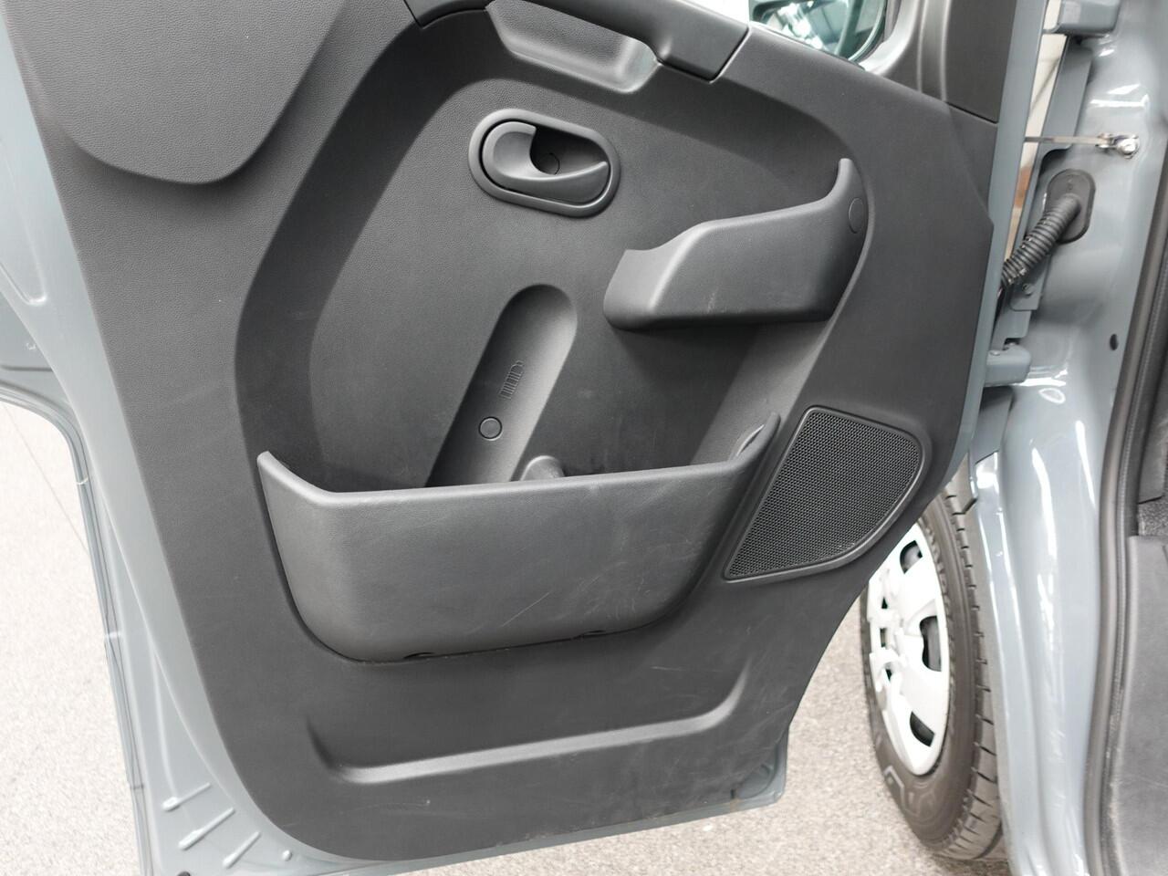 Renault MASTER 150PK L2H2 Energy Work Edition Automaat Airco Cruise Control Camera Navi Parkeersensoren Trekhaak