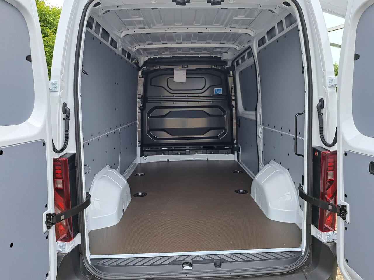 Renault MASTER E-Tech T35 L2H2 Extra long range 87 kWh | 22kW AC en 130kW DC laden | Navigatie | Camera | NIEUW UIT VOORRAAD LEVERBAAR |