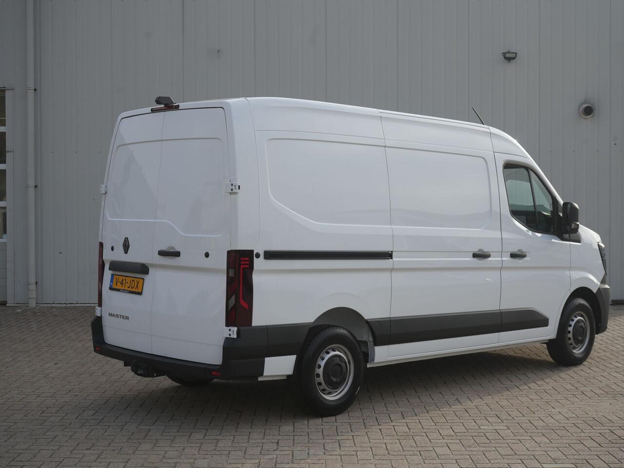 Renault MASTER T35 2.0 dCi 130 L2H2 Advance - VOORRAADVOORDEEL - All Seasonbanden - Achteruitrijcamera - Stoelverwarming - Cruise Control - Trekhaak