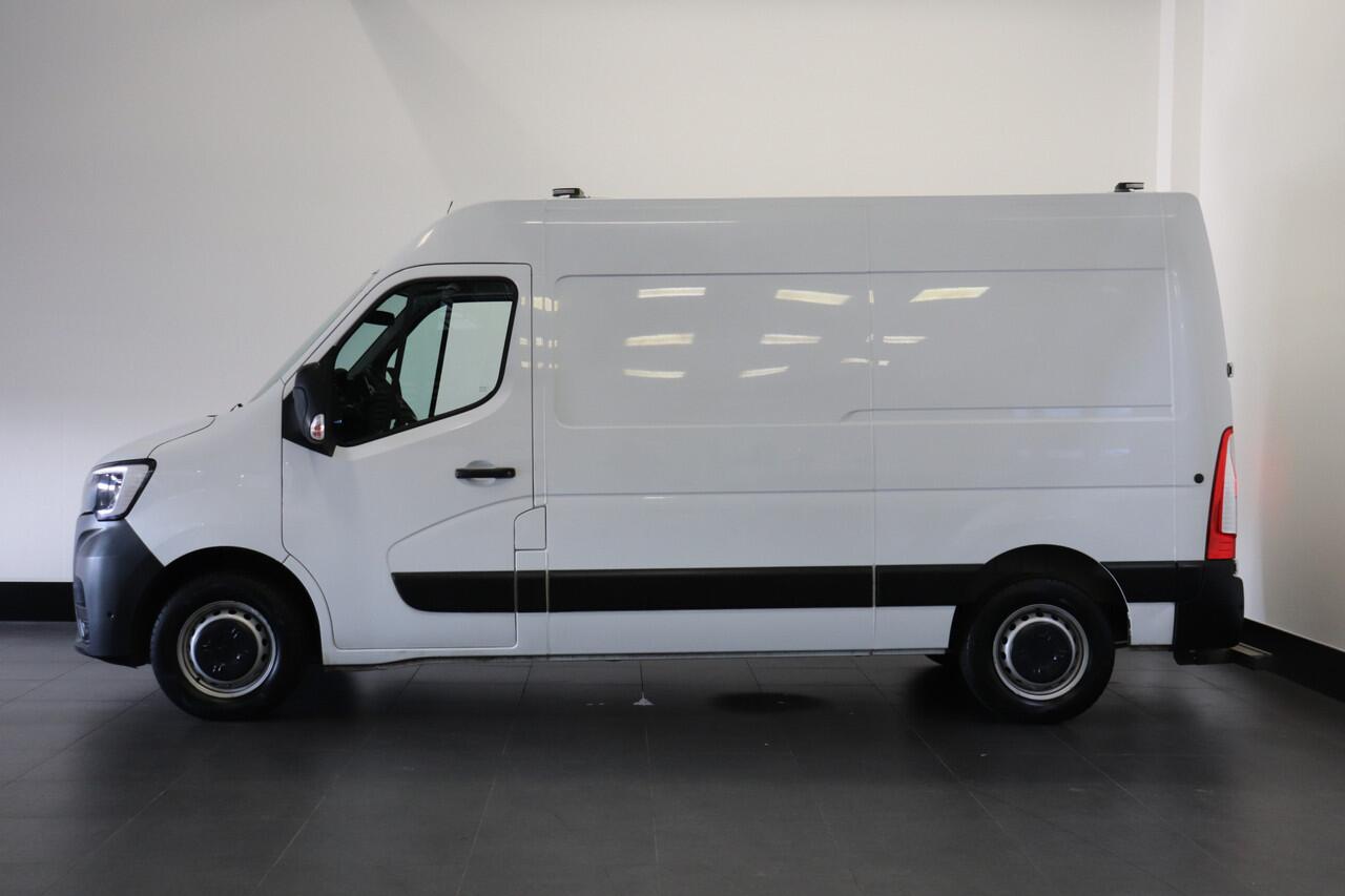 Renault MASTER 2.3 dCi 135PK L2H2 EURO 6 - Airco - Cruise - Camera - ¤ 15.900,- Excl.