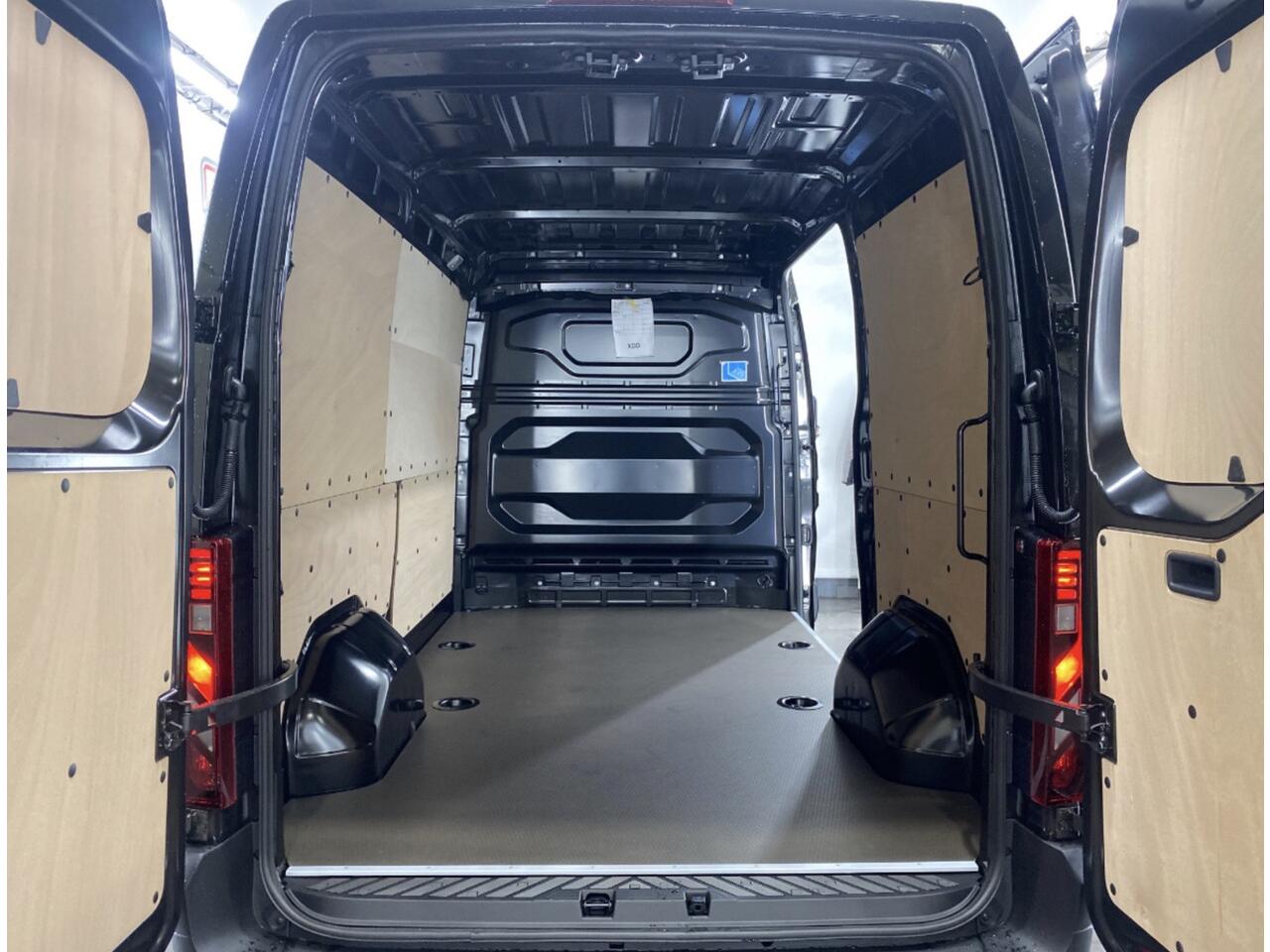 Renault MASTER T35 2.0 dCi 170 L2H2 Extra Laadruimte betimmering / Trekhaak / Camera / All season