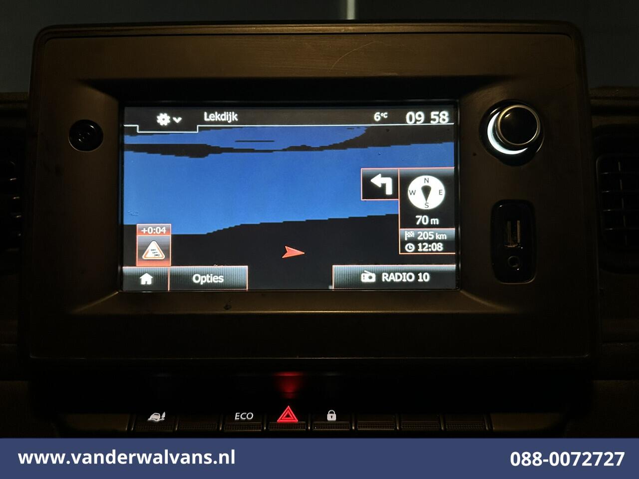 Renault MASTER 2.3 dCi 135pk L2H2 Euro6 Airco | Camera | Navigatie | Cruisecontrol | 2500kg Trekhaak | Bijrijdersbank, Parkeersensoren