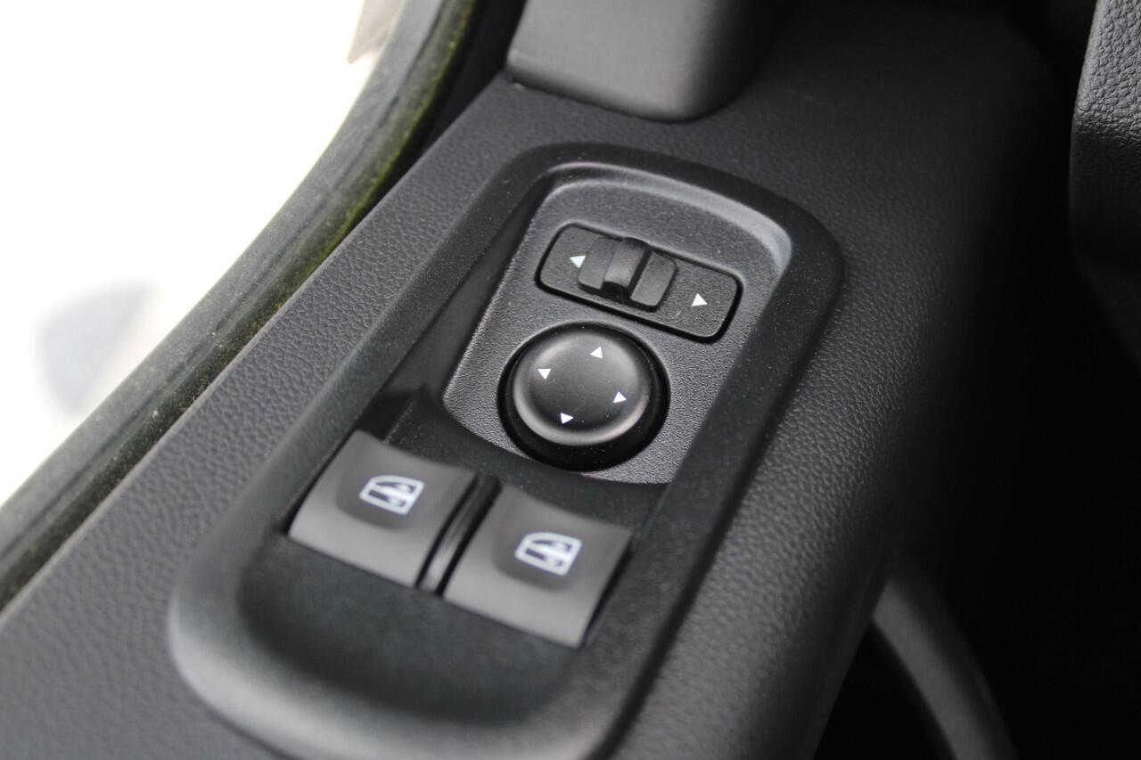 Renault MASTER T35 2.3 dCi 180pk L3H2 - Airco - Navigatie - Camera - Cruise - Parkeersensoren - 105l tank - Rijklaar