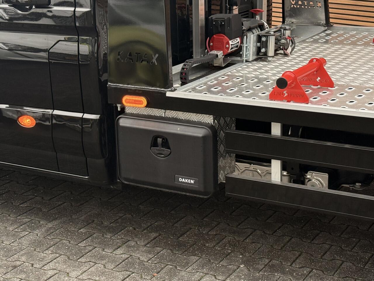 Renault MASTER T35 2.0 dCi 170pk L3 Extra Unieke uitvoering / Oprijwagen Katax opbouw / Alles in kleur gespoten / Carplay / Laadvermogen 1219 kg