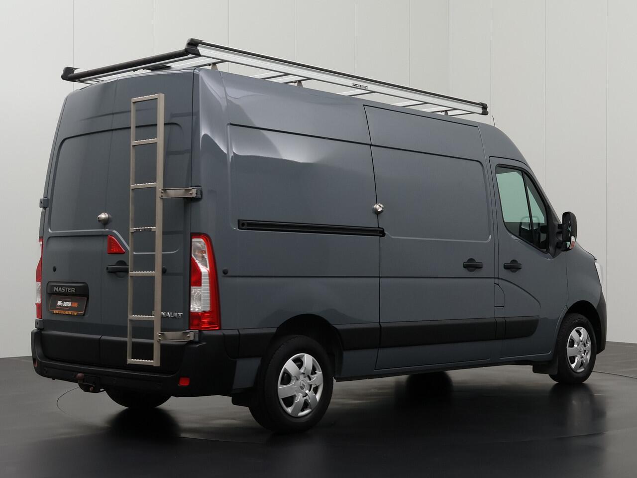 Renault MASTER 2.3DCI 136PK L2H2 | Imperiaal | Trekhaak | Navigatie | Camera | GateLocks | 3-Persoons