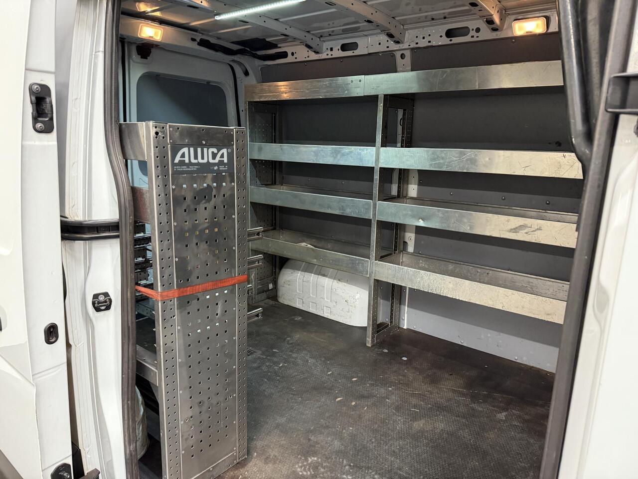 Renault MASTER 135pk L1H1 Navigatie Cruise control Trekhaak parkeersensoren Euro6