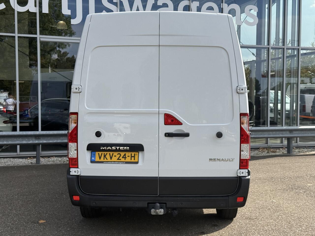 Renault MASTER T35 2.3 dCi 135 L2H2 | Trekhaak | Navi | Carplay | Cruisec. | LED