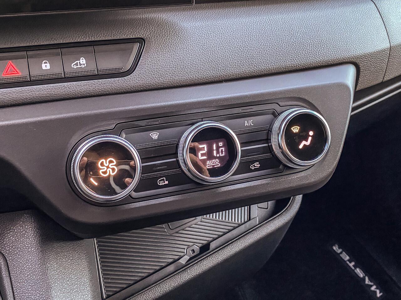 Renault MASTER T35 2.0 dCi 170PK L2H2 Extra | BPM VRIJ! | 2X SCHUIFDEUR | R-LINK | CAMERA | STOELVERWARMING |