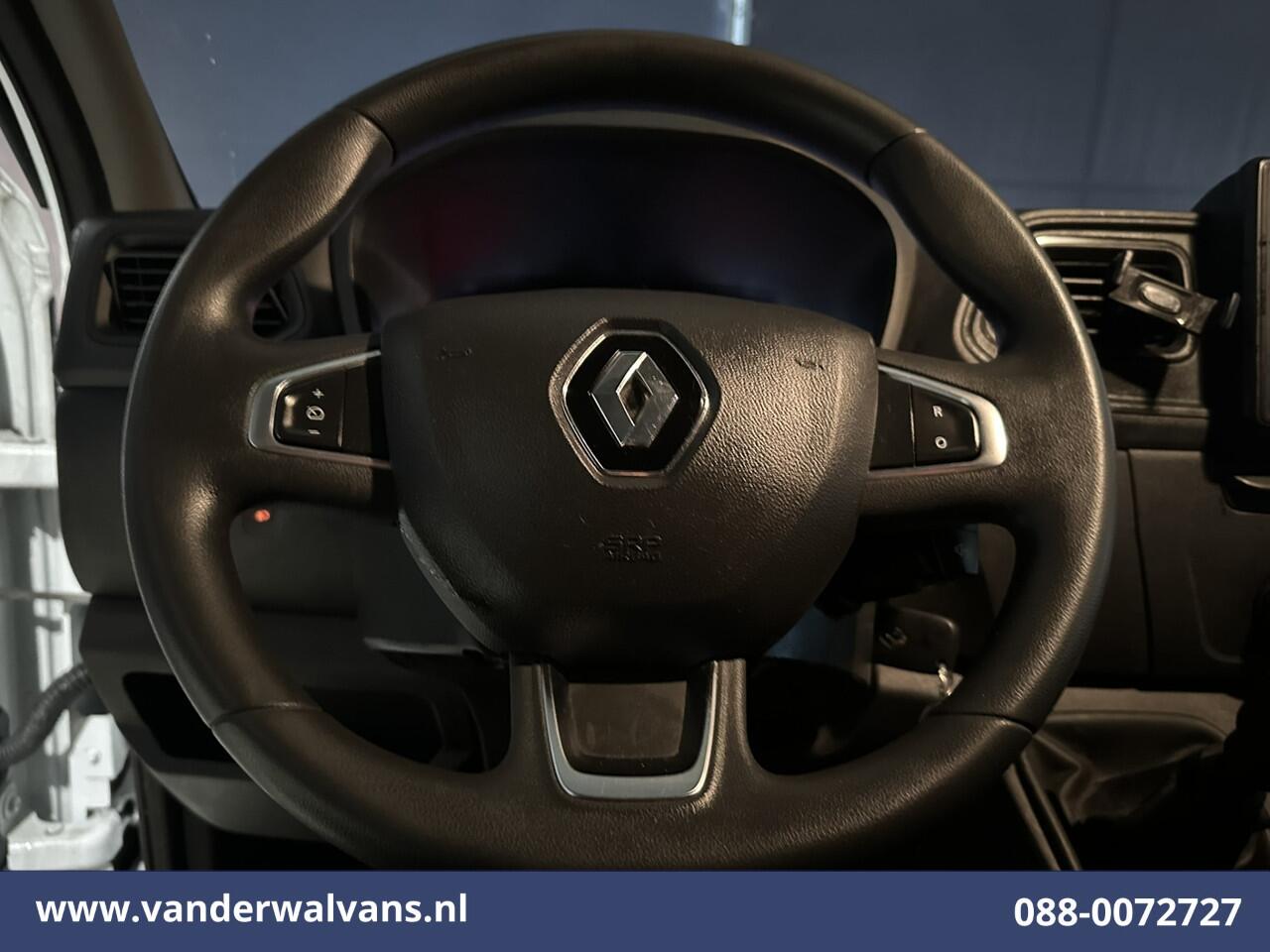 Renault MASTER 2.3 dCi 135pk L2H2 Euro6 Airco | Camera | Navigatie | Cruisecontrol | 2500kg Trekhaak | Bijrijdersbank, Parkeersensoren