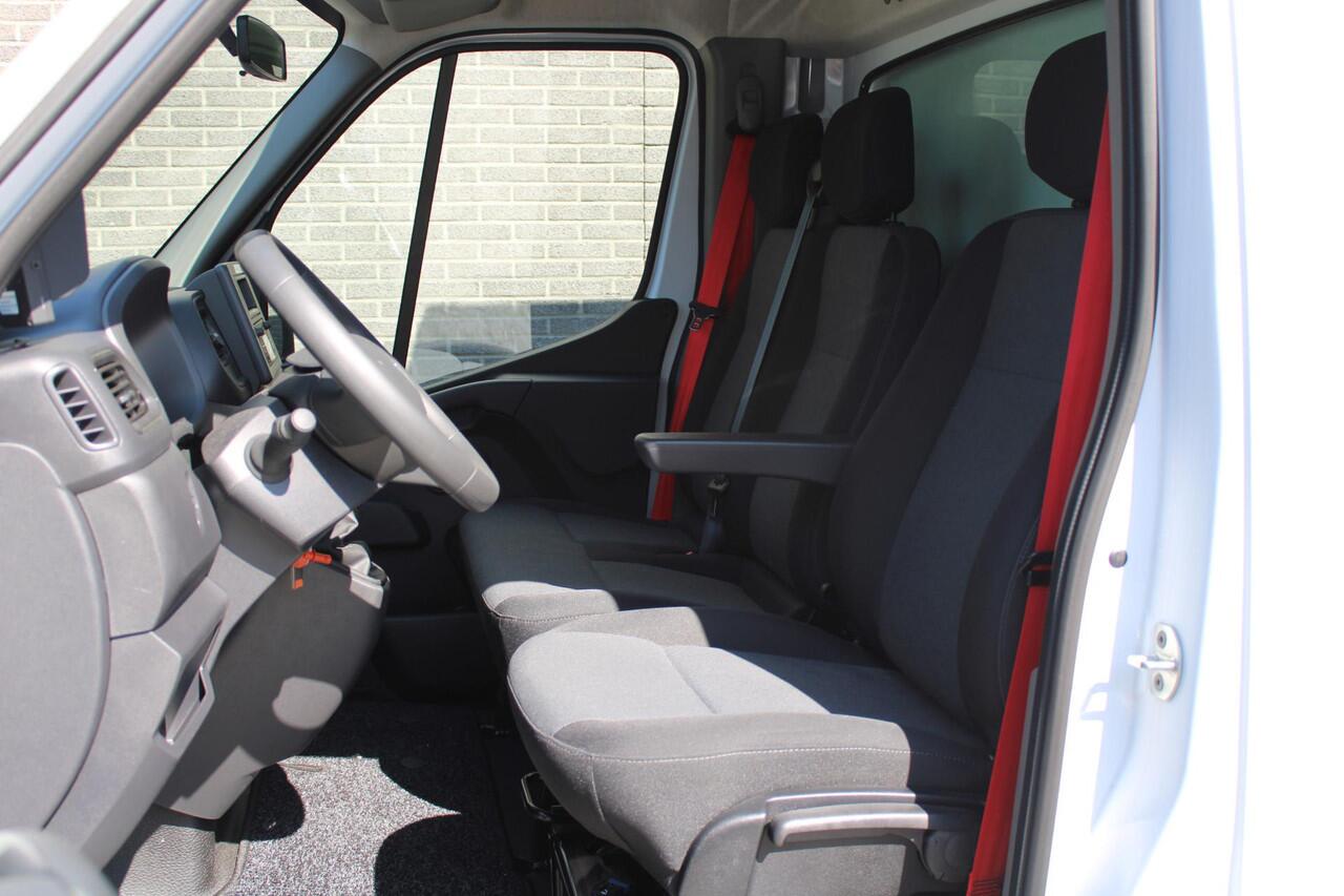 Renault MASTER Bakwagen + laadklep T35 2.3 dCi 165PK Achteruitrijcamera, Airco, BlueTooth, Cruise control, DHollandia Bakopbouw met laadklep