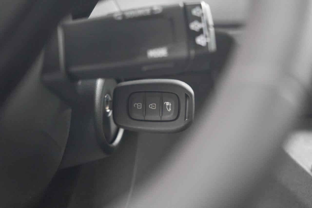 Renault MASTER T35 2.0 dCi 170 L3H2 Extra | Trekhaak | Camera | Vloerplaat | Apple Carplay