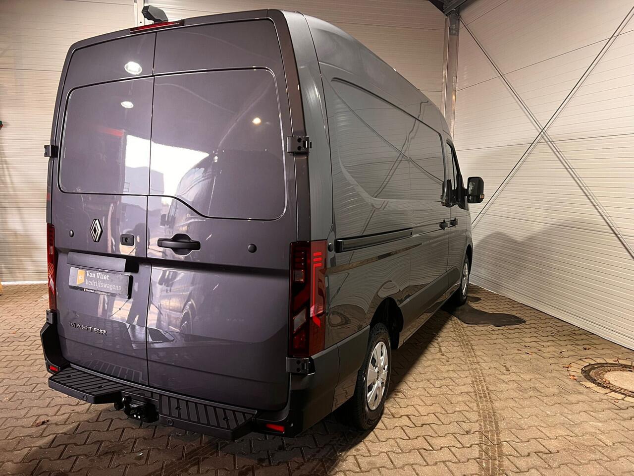Renault MASTER T35 2.0 dCi 170 L2H2 Extra VVB EDITION Dubbele schuifdeur ASHPALT GREY VVB338 BPM vrij! Benut nu nog uw voordeel!