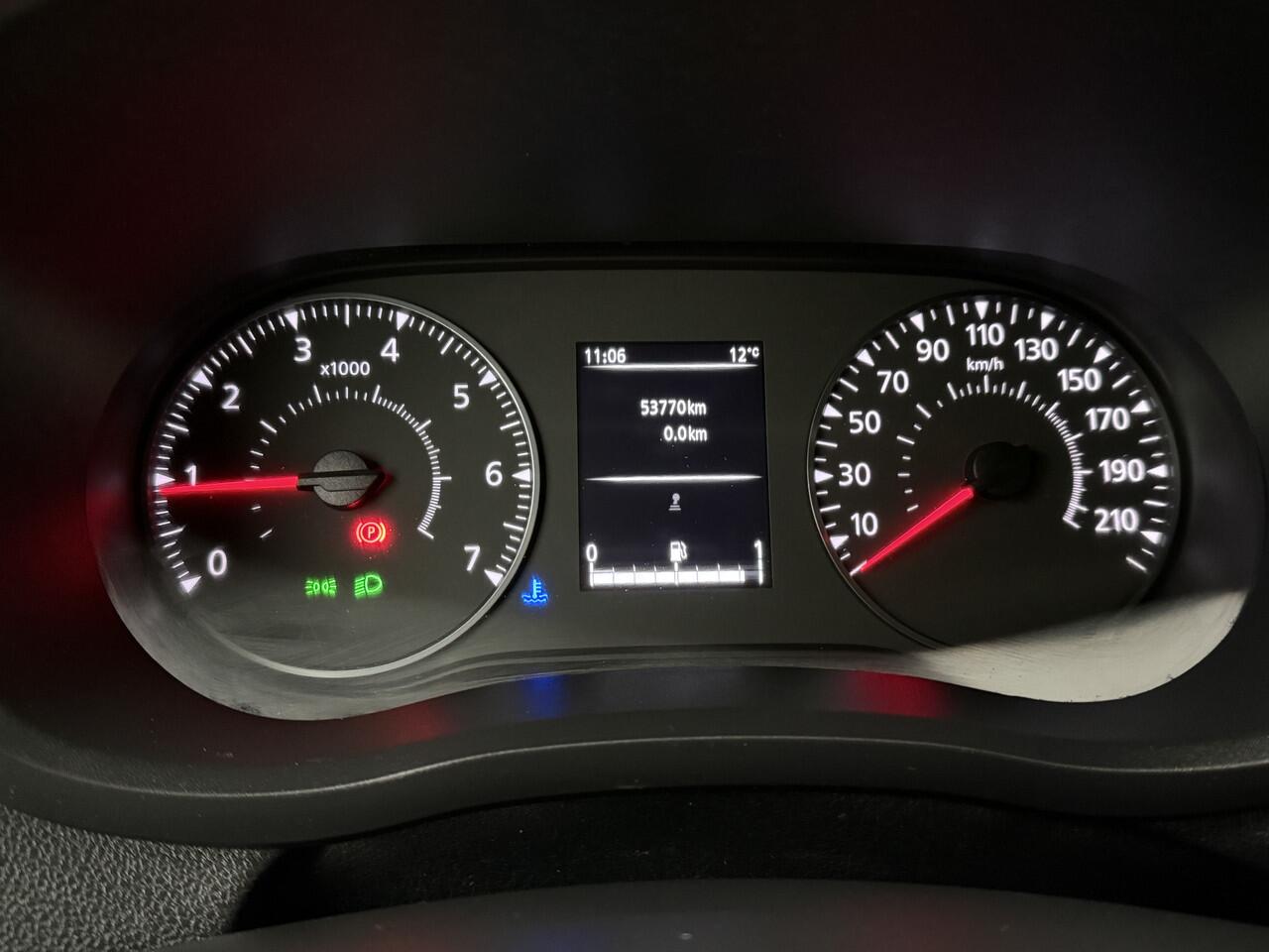 Renault MASTER 2.3DCI 135PK L3H2 | Airco | Cruise | 3-Persoons | Betimmering