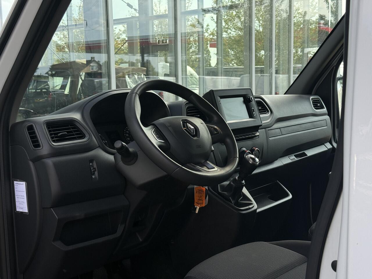 Renault MASTER T35 2.3 dCi 135 L2H2 | Trekhaak | Navi | Carplay | Cruisec. | LED