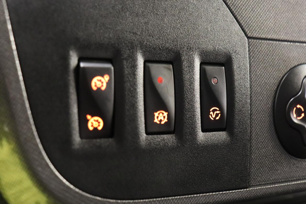 Renault MASTER 2.3 dCi 146PK L3H2 EURO 6 - AC/Climate - Navi - Cruise - ¤ 16.900,- Excl.