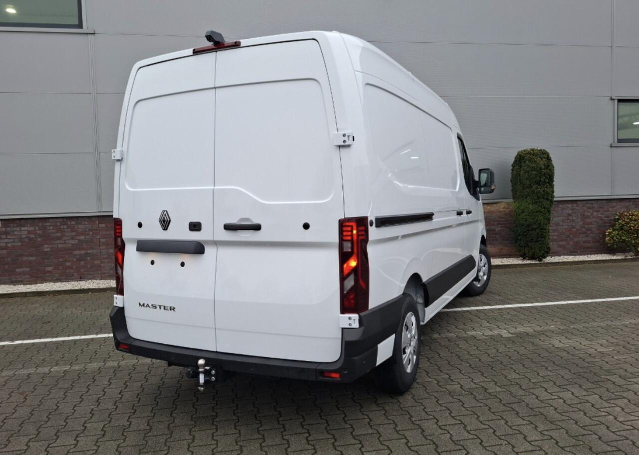 Renault MASTER T35 2.0 dCi 170 L2H2 Extra Laadruimte betimmering / 2 keer schuifdeur / Trekhaak / All season
