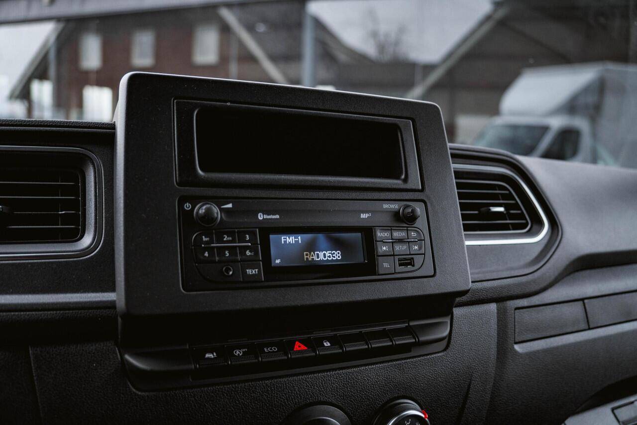 Renault MASTER 2.3 dCi 165 PK Bakwagen met Laadklep en zijdeur Airco | Cruise Control | LxBxH 420x210x232 cm | Nieuw |