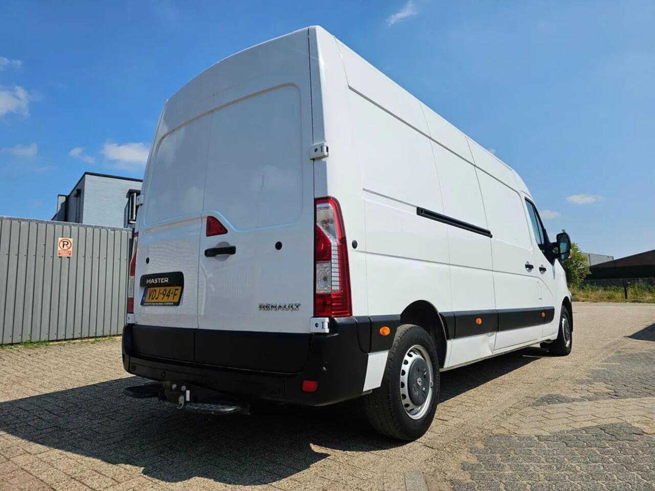 Renault MASTER T35 2.3 dCi 135 L3H2 Apk,Nap,Airco,trekhaak