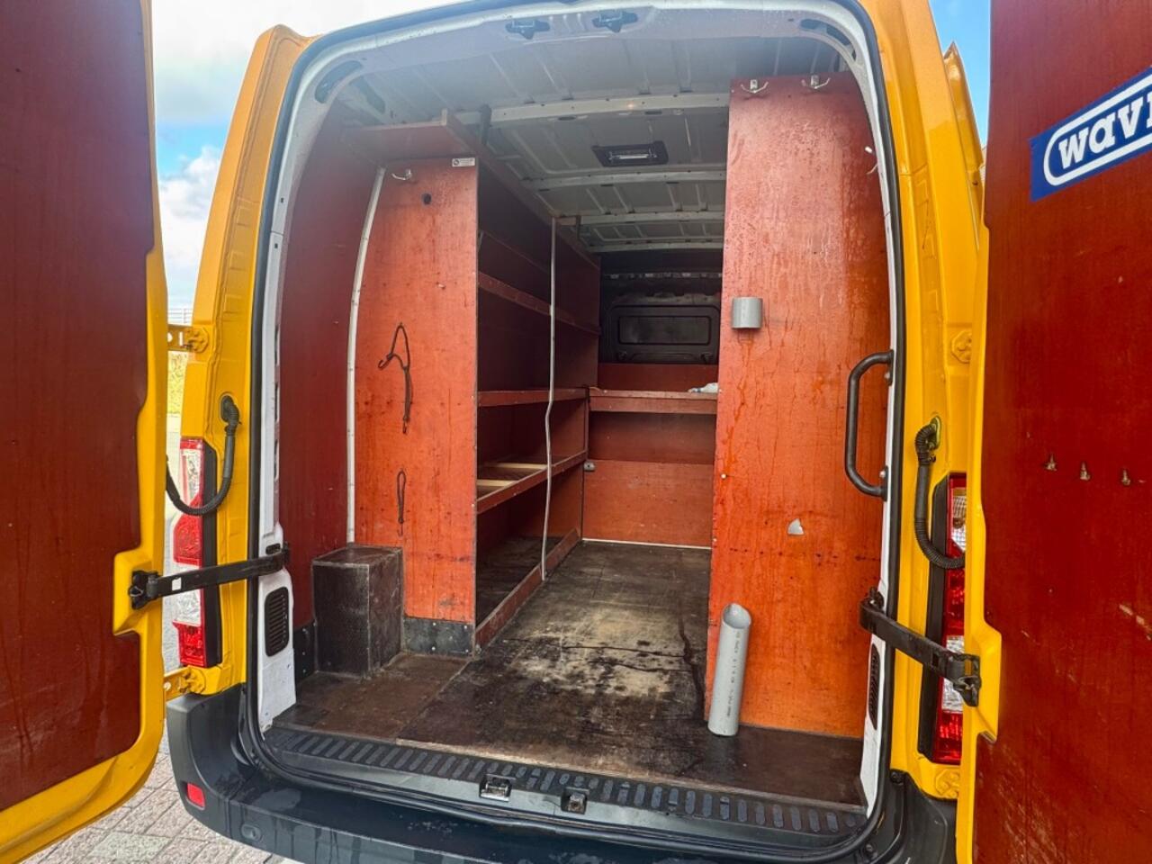 Renault MASTER T35 2.3 dCi 135 L2H2 AIRCO PDC 3PERS. NETTE BUS NAP APK