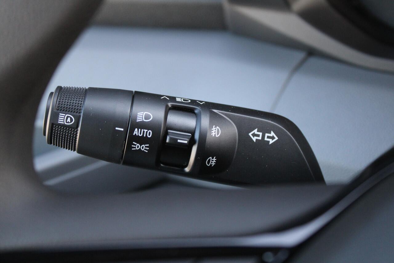 Renault MASTER T35 2.0 dCi 170pk L2H2 Extra - 2x Schuifdeur - Navigatie - Blind Spot - Camera - Stoelverwarming - Verwarmde voorruit - Rijklaar