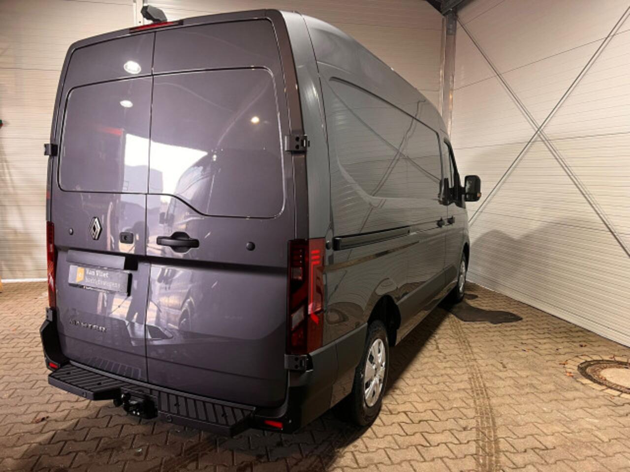 Renault MASTER T35 2.0 dCi 170 L2H2 Extra VVB EDITION Dubbele schuifdeur ASHPALT GREY VVB332 BPM vrij! Benut nu nog uw voordeel!