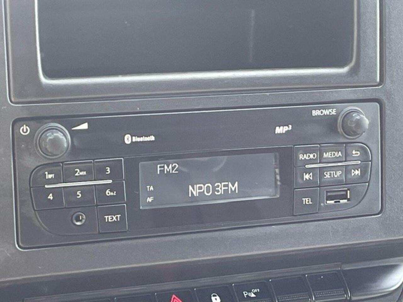 Renault MASTER 2.3 dCi 135 L2H2 Comfort ( Nissan Interstar) Airco, Cruise Control, Parkeersensoren, Radio, Blue Tooth, Laadruimte betimmering en vloer