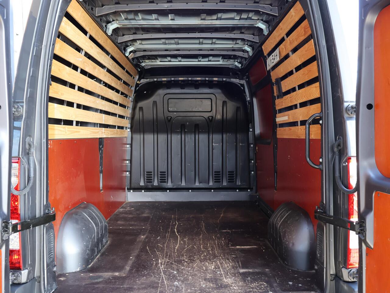 Renault MASTER T35 2.3 DCI 150 PK L2H2 WORK EDITION + APPLE CARPLAY | CAMERA | TREKHAAK