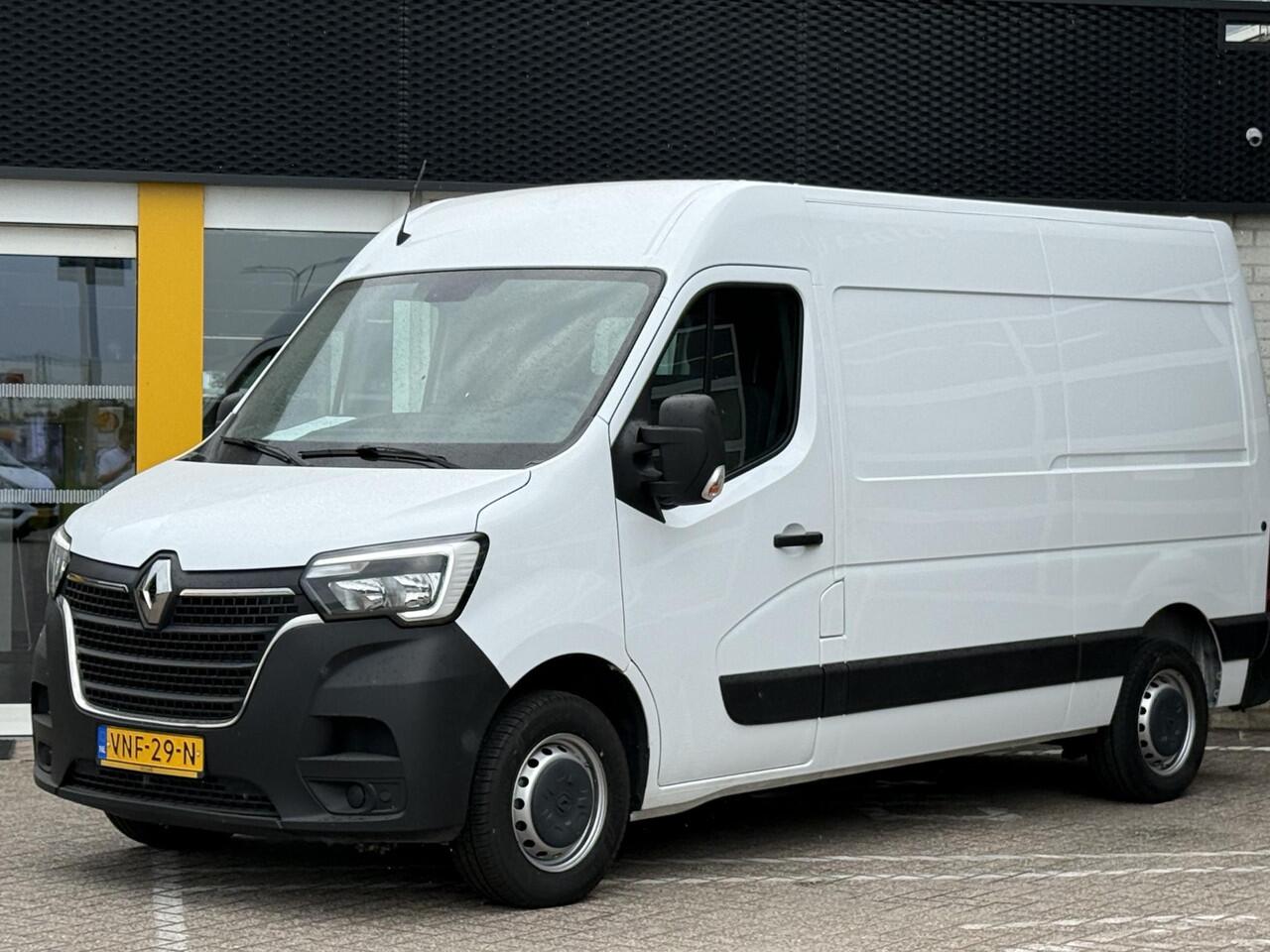 Renault MASTER T33 2.3 dCi 135 L2H2 Comfort | Trekhaak | Navigatie | DAB | Airco | Parkeersensoren | BT-Telefoonfunctie |