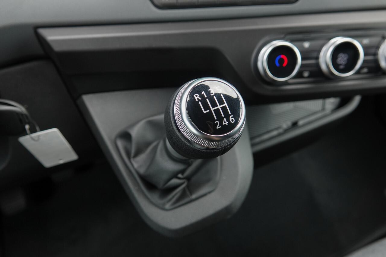 Renault MASTER T35 | L2H2 | 2.0Dci 150Pk | Stoel-Bank | LED