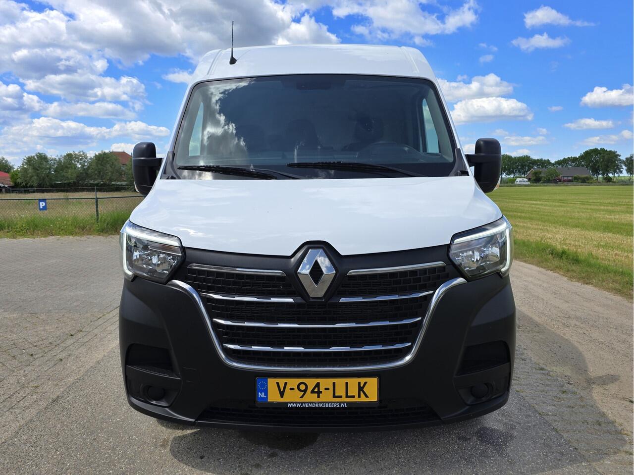 Renault MASTER T33 2.3 dCi 135 L2 H2 Comfort - 135 Pk - Euro 6 - Navi - Airco - Cruise Control