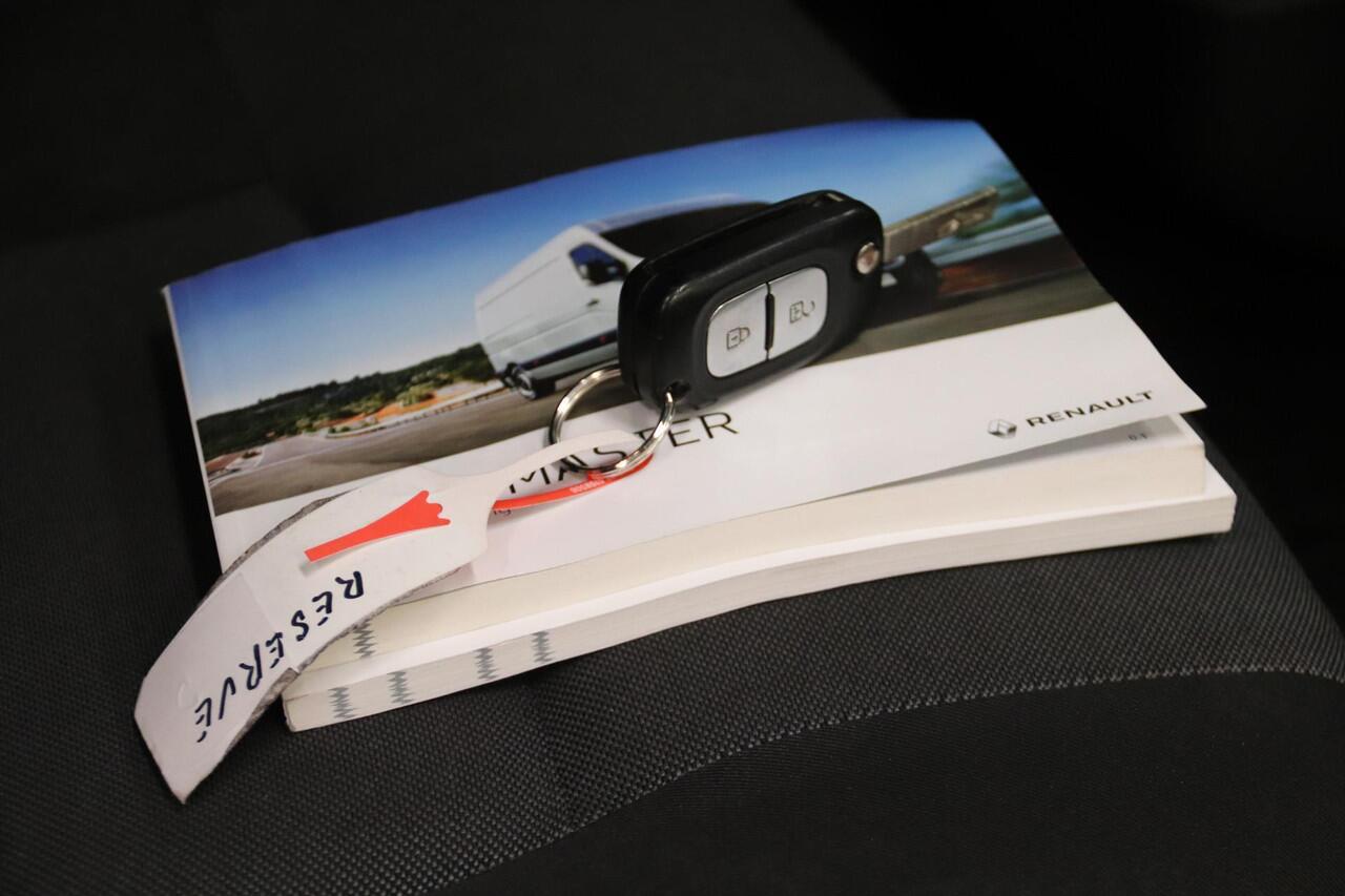 Renault MASTER 2.3 dCi BAKWAGEN met 1022KG laadvermogen en laadklep Meubelbak